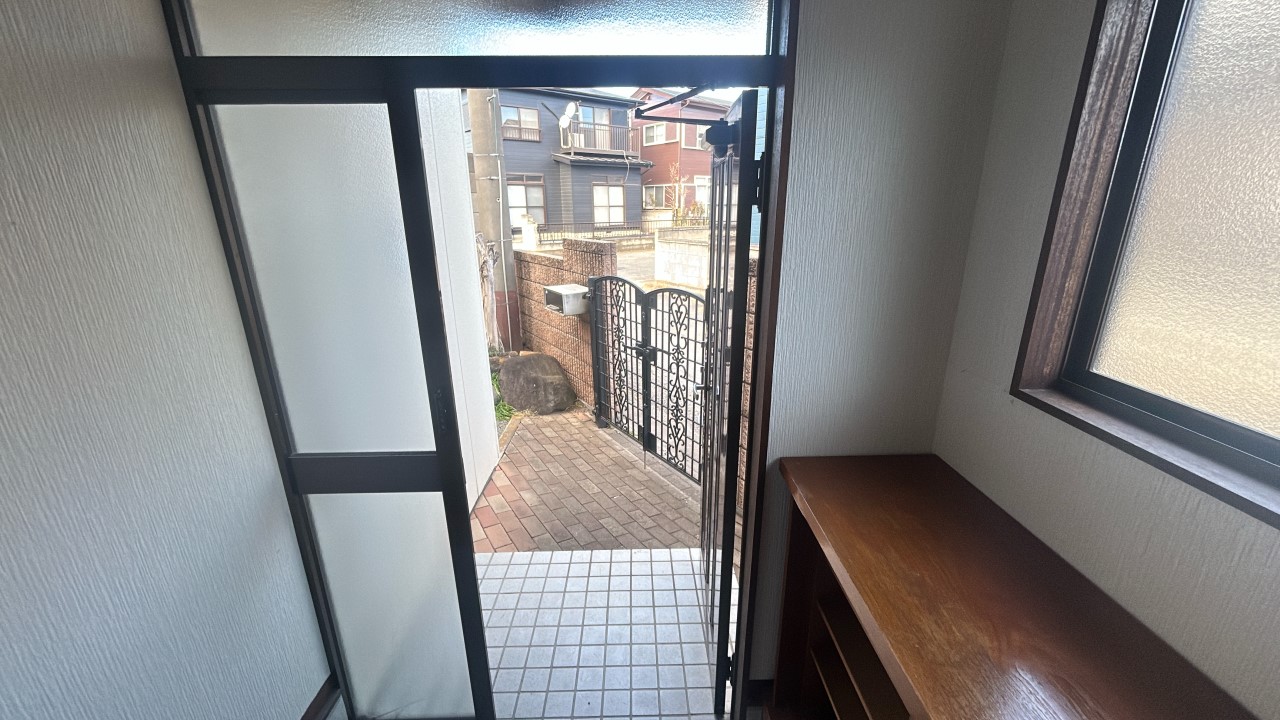 ◆玄関|家族の靴もたっぷり収納できる、大容量の玄関収納付きです