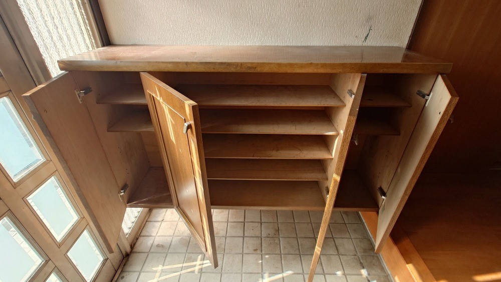 【リフォーム前 玄関】下駄箱付きでたくさんの靴でもいつもスッキリ整います♪※2026年2月撮影