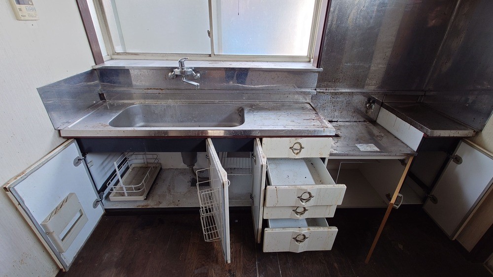 【リフォーム前 キッチン】家事がスムーズに進む充実収納のキッチンです♪※2026年2月撮影