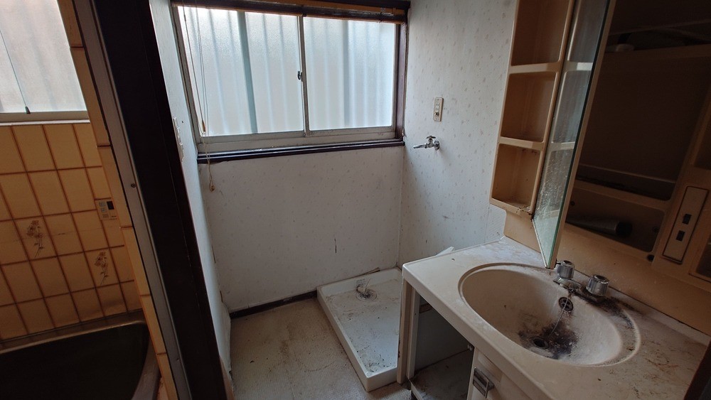 【リフォーム前 洗面所】スペース確保された使い勝手抜群の洗面所です♪※2026年2月撮影