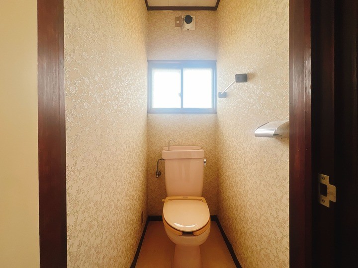 ◆2階トイレ|2階にもトイレがあり、忙しい朝や夜間も便利