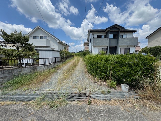 両隣との距離も適度で、窮屈さを感じにくい配置が魅力