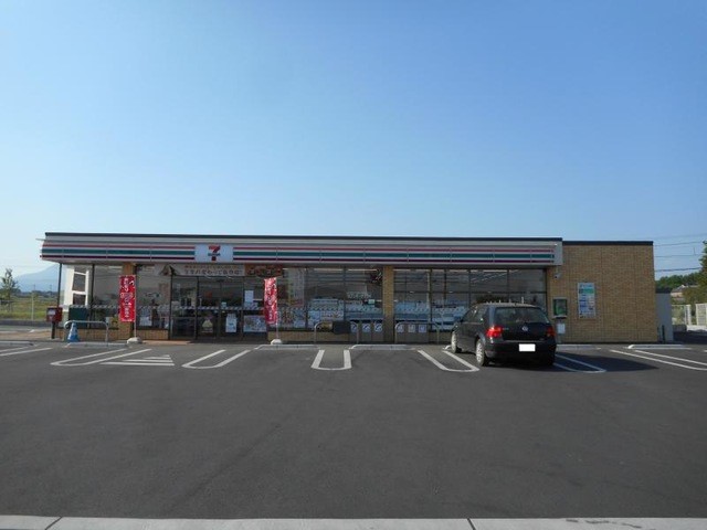 セブンイレブン粕川中店(1100m)-