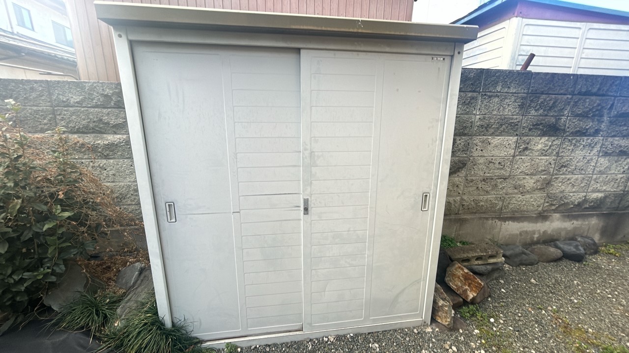 ◆外観|物置の設置ありで室内に置けないものも収納可能!