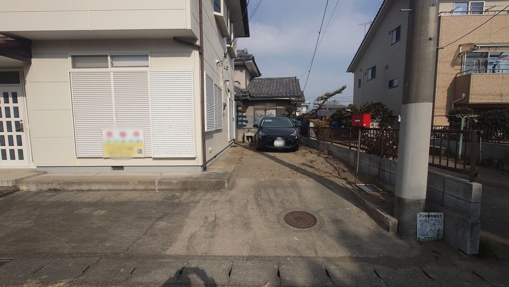 【リフォーム前 駐車場】趣味やBBQも楽しめる庭付き♪※2026年2月撮影