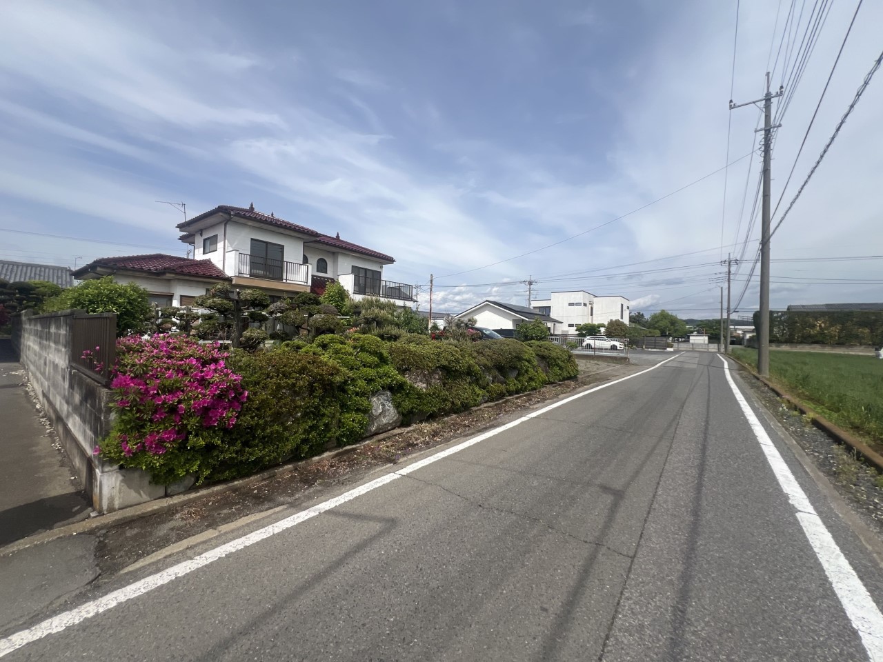 ◆外観|前面道路5mと車2台がすれ違う幅があり安心です