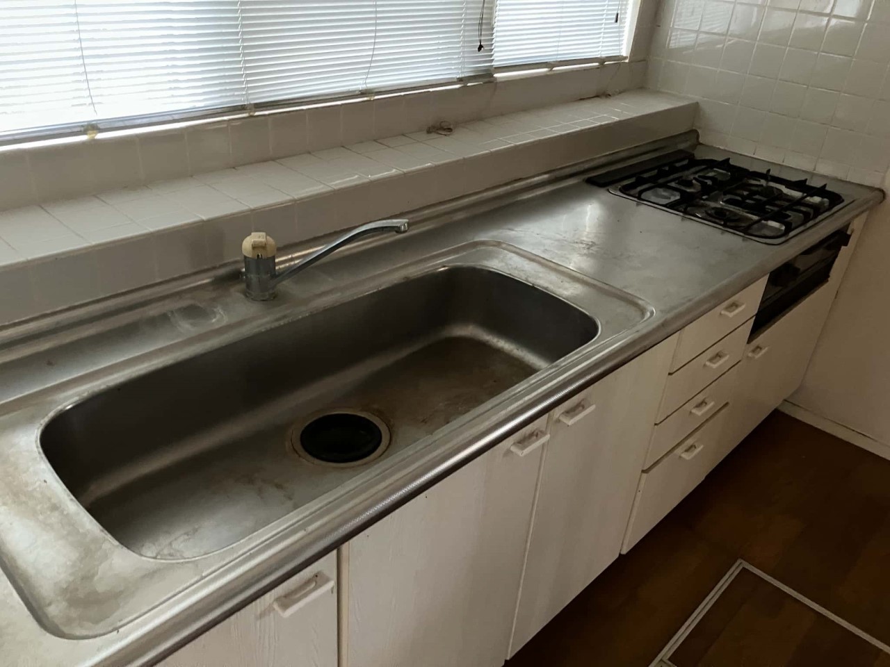 《キッチン》広めのシンクで洗い物がラク♪※リフォーム前写真(撮影日:2025/12/5)