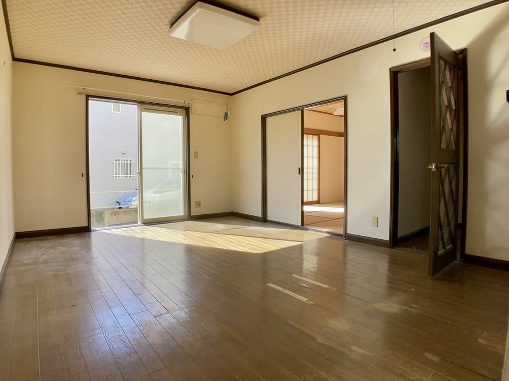 ◆リビング|日差しがたくさん差し込む明るいリビング