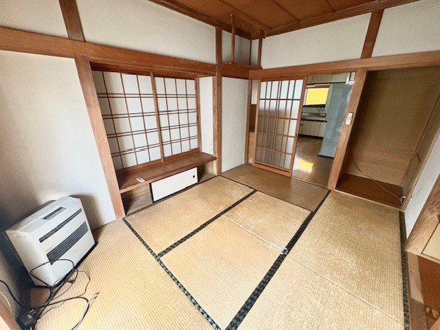◆1F西側和室6帖|ダイニングキッチンの続き間の和室※リフォーム前写真(2026年2月撮影)