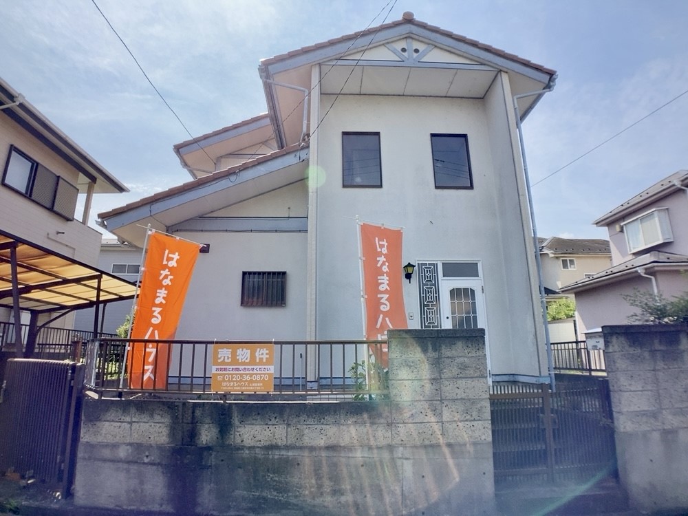 白を基調とした優しいデザインの外観です