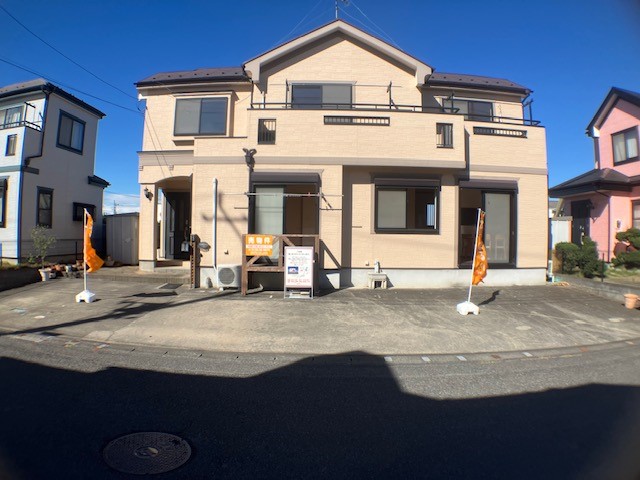 前面道路6mあるので、駐車が苦手な方でも安心です◎