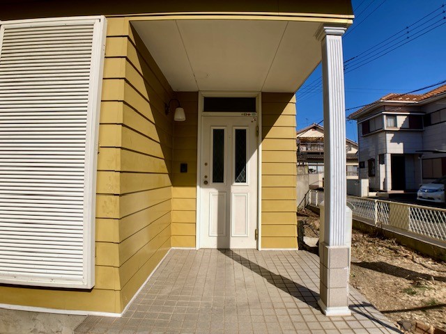 ◆外観|玄関ポーチも屋根部分が広く雨の日も安心♪