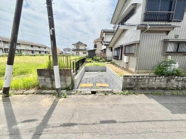 【駐車場】2台駐車可能!南西側にも駐車スペースがあります!