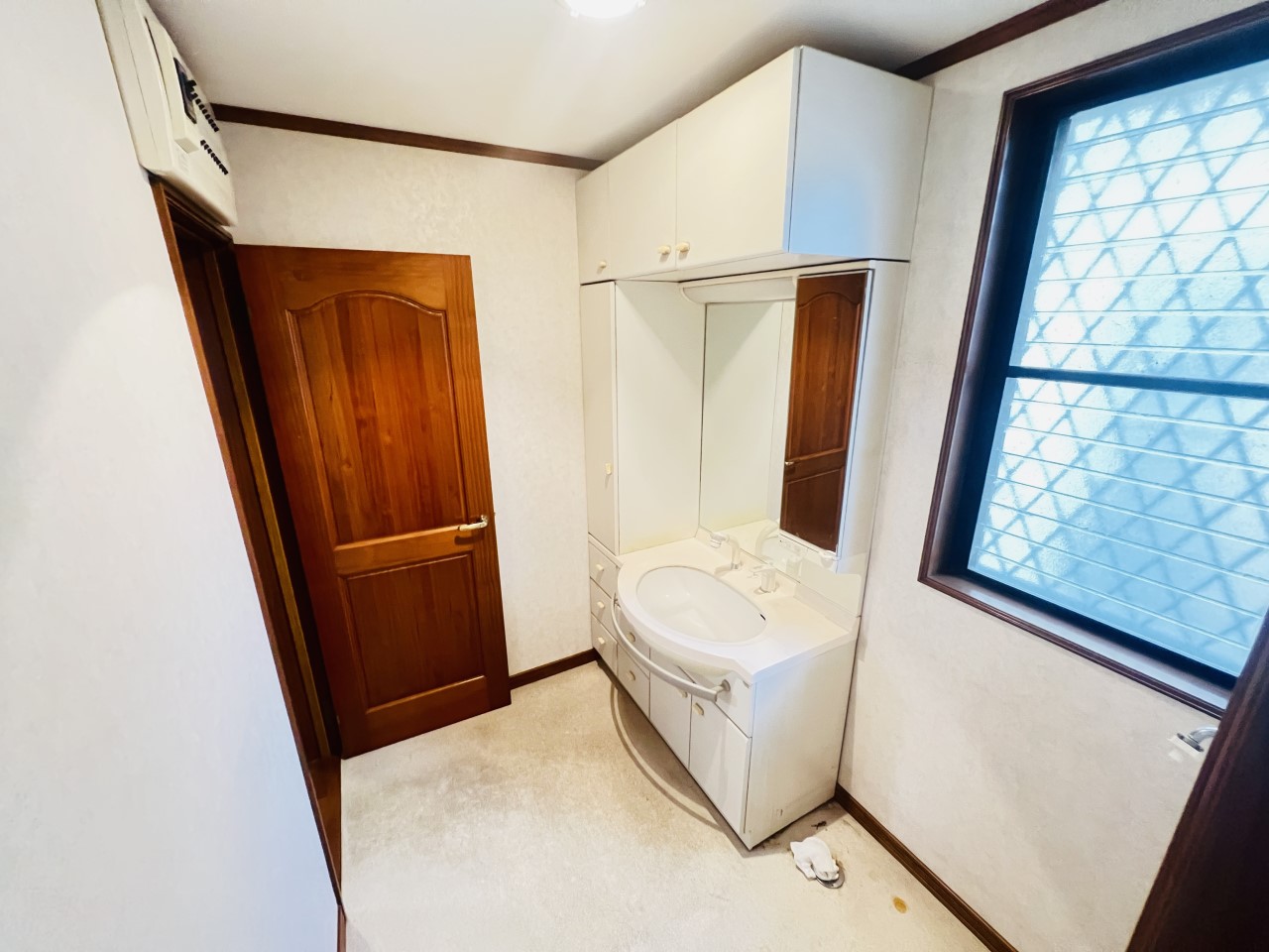 ◆洗面脱衣室|毎日使う洗面スペースや浴室は、モノがあふれてごちゃついていまいがち。スペースに収納すればスッキリ整います。心地よい空間で身支度したら、素敵な一日がはじまります。