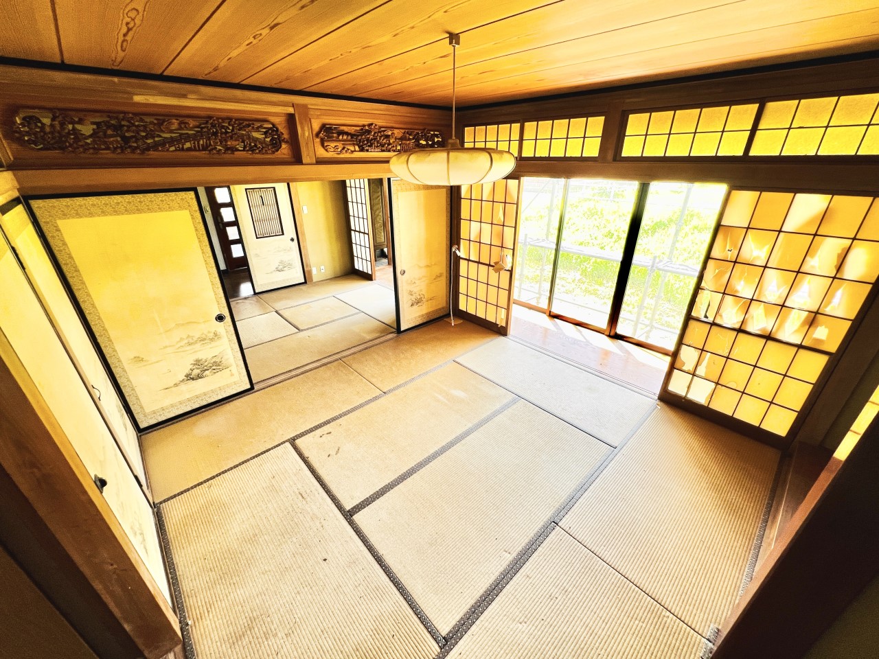 ◆1階和室|押し入れ付きの和室は、布団や季節物、日用品の収納に便利で、お部屋をスッキリ保てます。