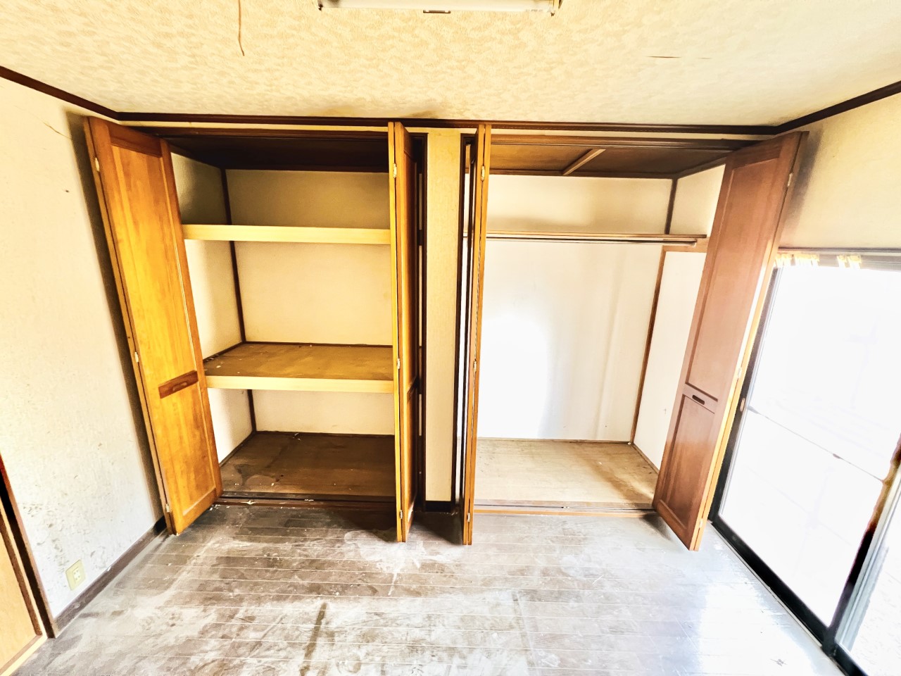 ◆2階収納|ただ服を収納するだけではなく、ショップで服を選んでいるようなディスプレイなど視覚的な工夫をすることで、ファッションを楽しむ場にもなります。