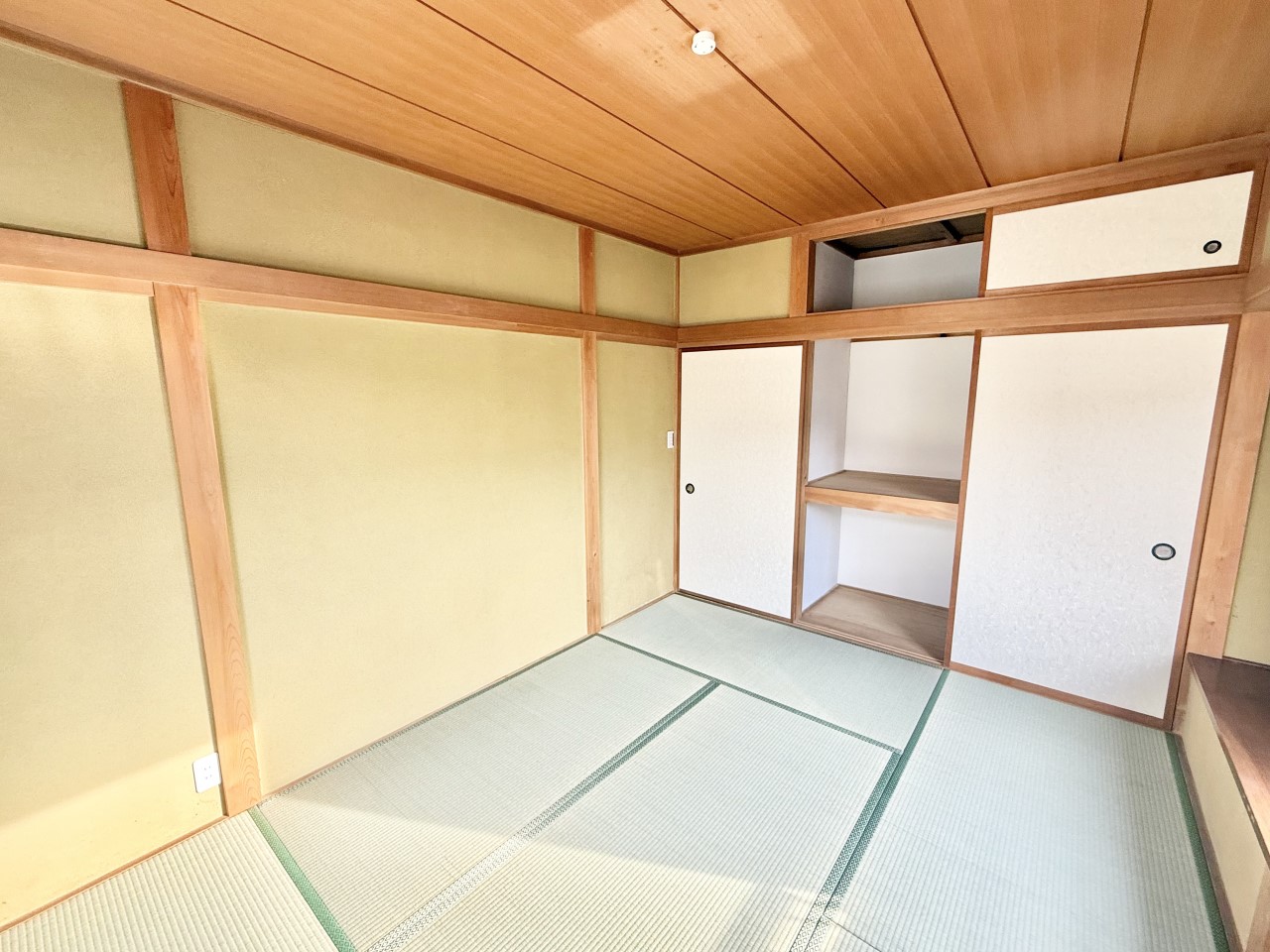 ◆2階和室(リフォーム後)|最近の住宅は和室が減ってきていますが、やはり1部屋でも和室があると落ち着きますよね。