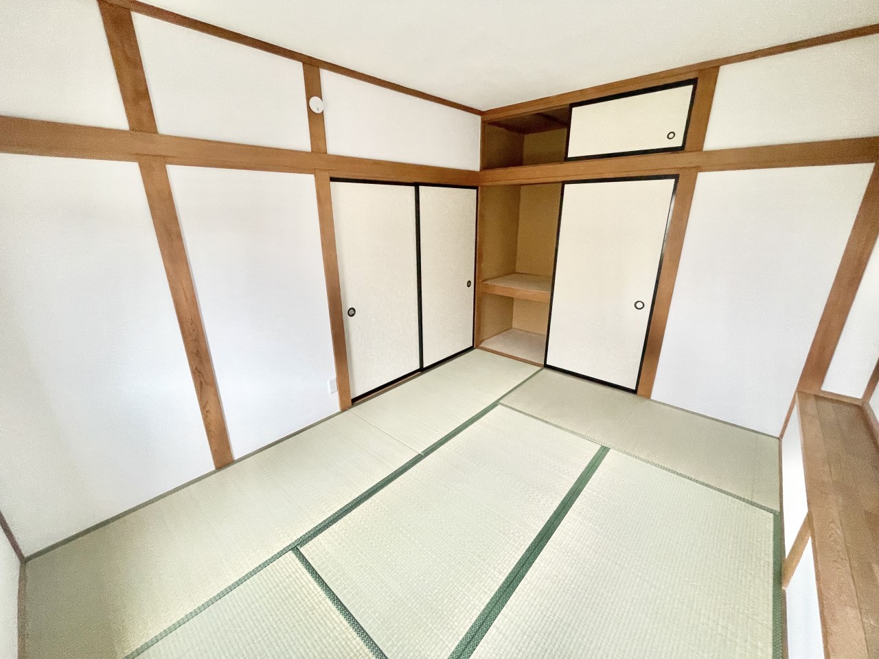 ◆2階和室(リフォーム後)|窓も2つあり、明るいお部屋です!