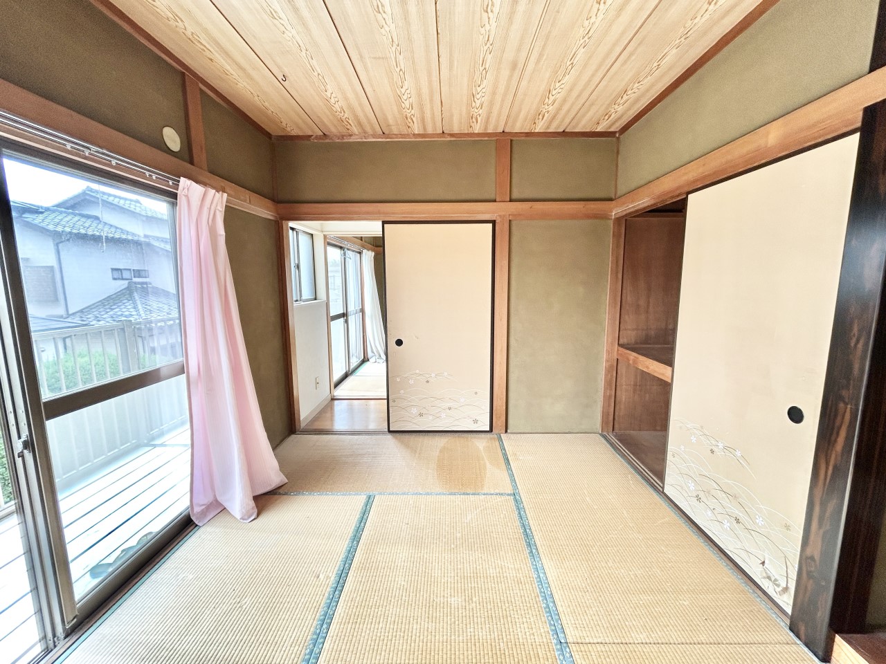 ◆2階和室|お子様のお昼寝スペースや、洗濯物をたたむのに最適です♪