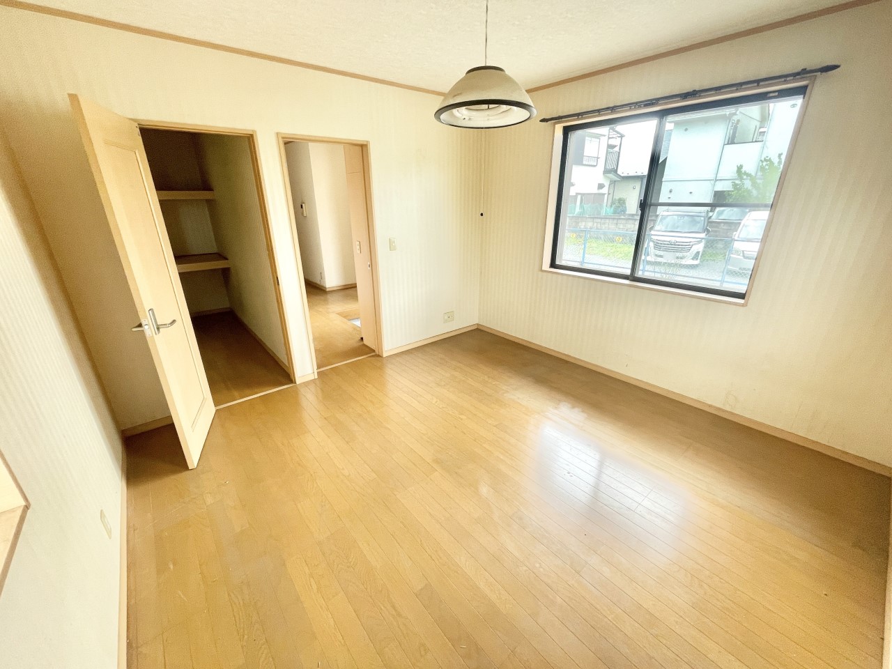 ◆1階洋室|小学校入学を機に自分のお部屋を欲しがるお子さまは多いようです。普段はリビングでお勉強やお遊びをしていても、お子様の自立を促すにはやっぱり自分の部屋を持つことが一番。