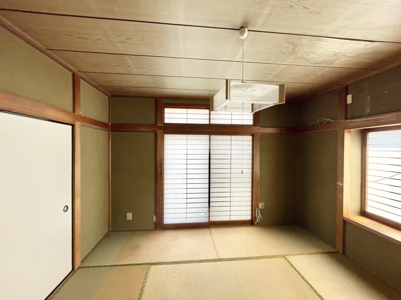 ◆1階和室|窓も2つあり、明るいお部屋です!