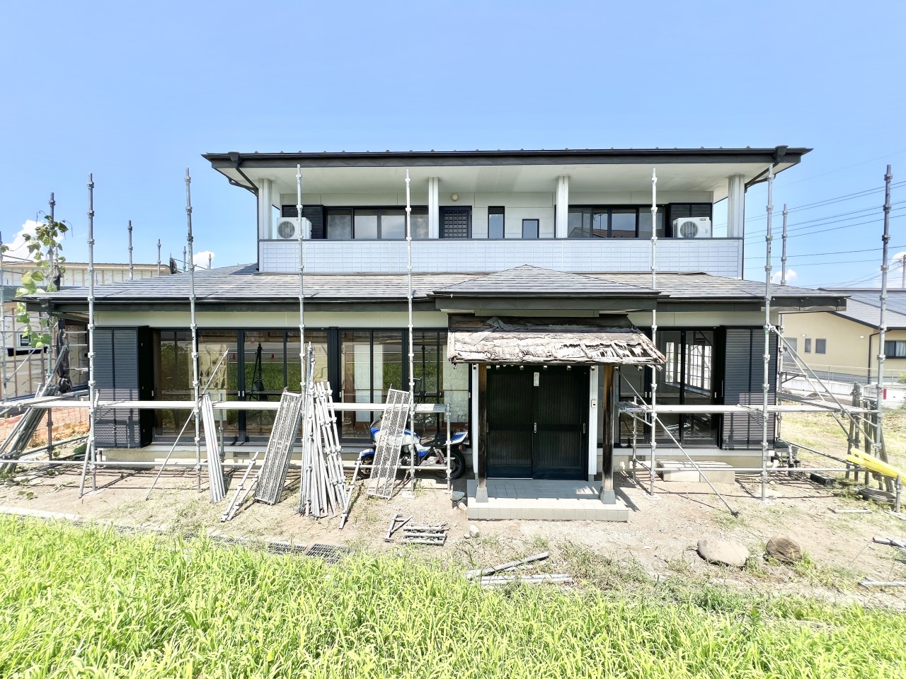 ◆外観|白い外観が光を反射し、お家全体を明るく大きい印象にしてくれます♪