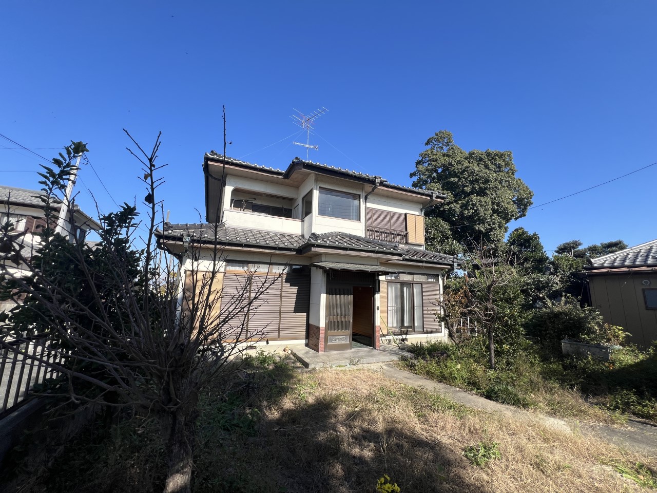 ◆外観(リフォーム前)|閑静な住宅地に立地しています!コンビニ至近の為、気軽に買い物に行けます!