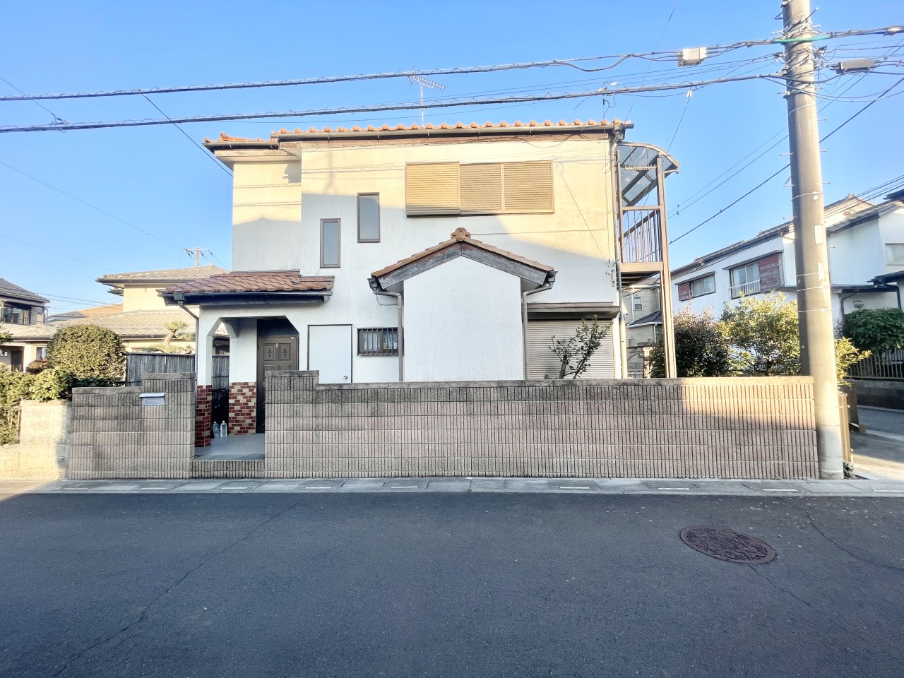 ◆外観|白い外観が光を反射し、お家全体を明るく大きい印象にしてくれます♪