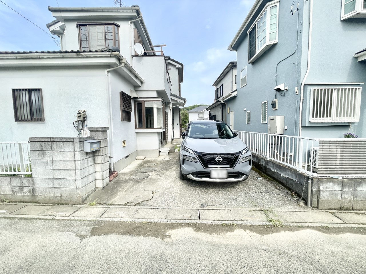◆駐車場(リフォーム中)|縦列2台駐車可能です!車種により並列2台も可能です。